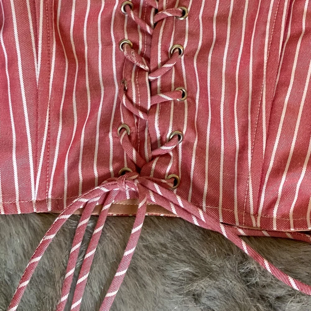 3 FOR $35! 📦 WAYF NWOT Frankie Bustier lace up crop red stripe - Picture 5 of 5